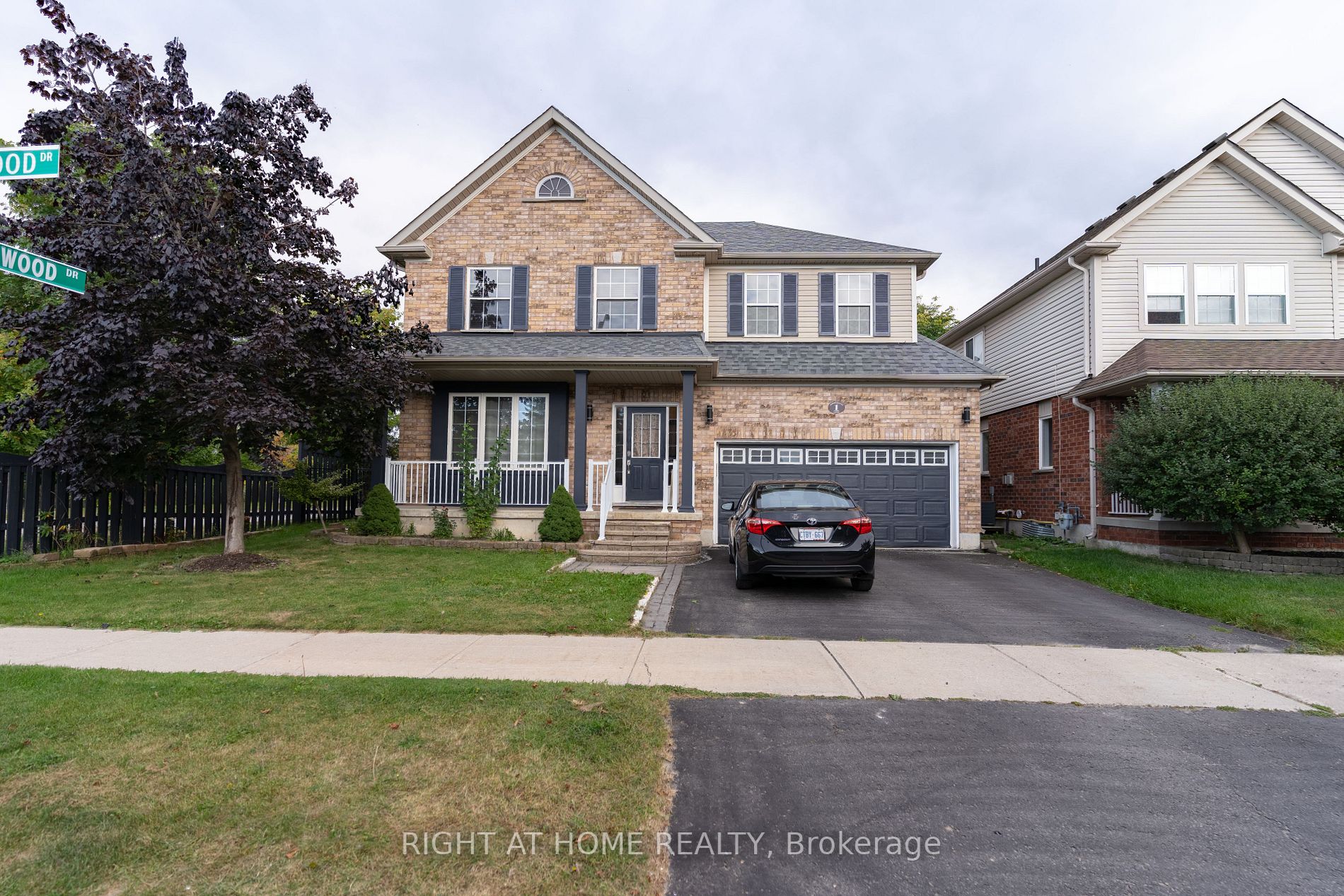 1 Ramblewood Dr