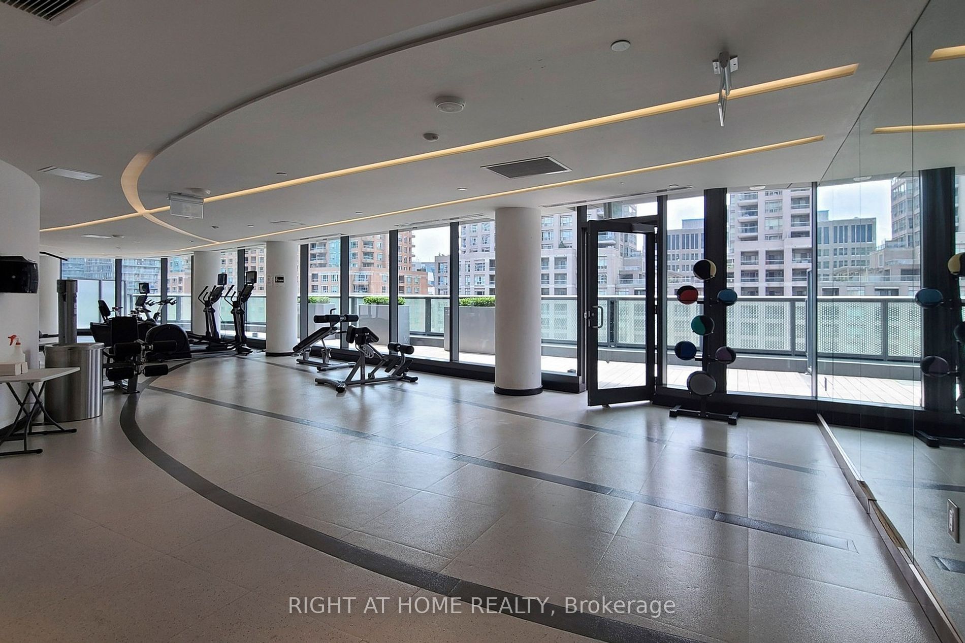 11 W Wellesley St 1301