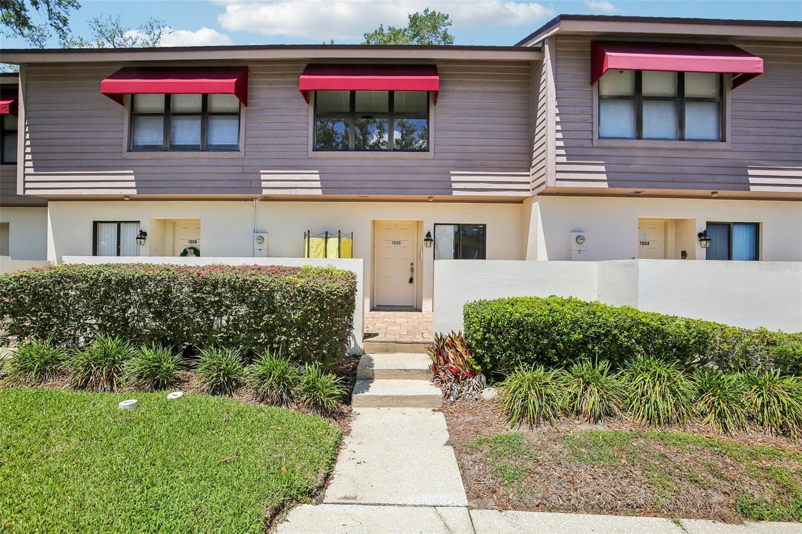 LOCATION ! LOCATION ! LOCATION ! VERY REASONABLE HOA ! WELL MAINTAINED TOWNHOME LOCATED IN THE HEART OF BRANDON ! Come See This Beautiful Townhome That Offers 2 Bedrooms 2.5 Bathrooms Covered/Assigned Parking With Just Over 1,250+ Square Feet Of Living Area Located At 1006 Cicero Lane Brandon, Fl ! Oak Park Townhomes Is An Awesome Community Located In The HEART OF BRANDON Tucked Away From The Hustle And Bustle Of Our Busy Roads ! YOUR NEW TOWNHOUSE Features: Large Covered/Screened Lania, Wood Burning Fireplace, Freshly Painted Interior, Newer Laminate Floors And “NO CARPET” ! You Can Enjoy Coffee, Reading A Book, Entertaining Guests & Family Or Your Favorite Beverage On Both The Front Porch Or HUGE BACK PORCH ! Oak Park Townhomes Is An Outstanding Community That Offers A Private Pool Nestled Around Beautiful Landscaping And Close To Everything You Need ! This Community Is Located Near Restaurants, Shopping, Schools, Churches, Hospital, Recreation And Just 5-10 Minutes From I-75 & State Road 60 ! Please Call Your Agent Today To Schedule A Private Showing At This AMAZING TOWNHOME 1006 Cicero Lane  Brandon, FL 33511 ! THIS IS A FANTASTIC PROPERTY AND COMMUNITY !