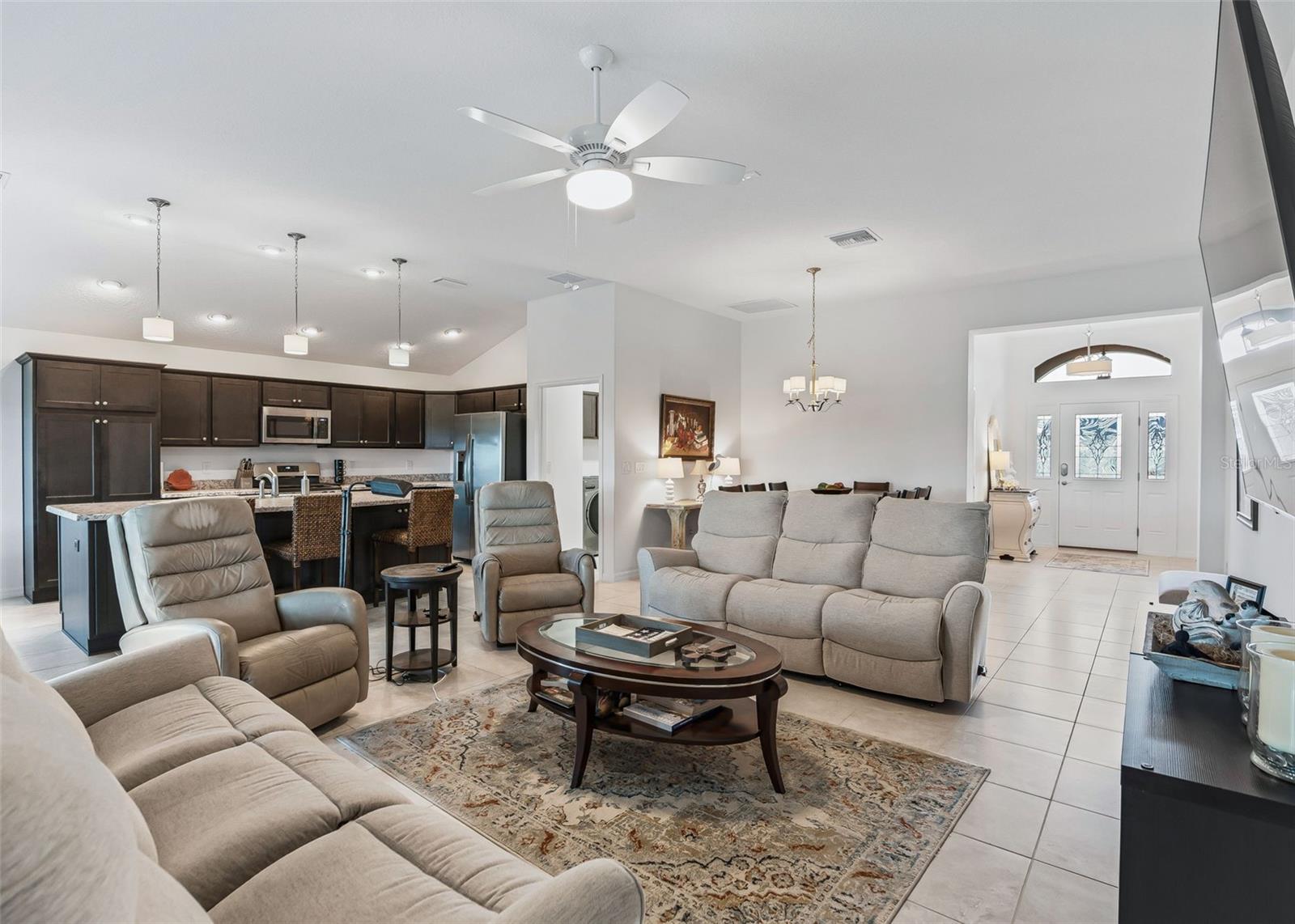 1110 Ebling Loop