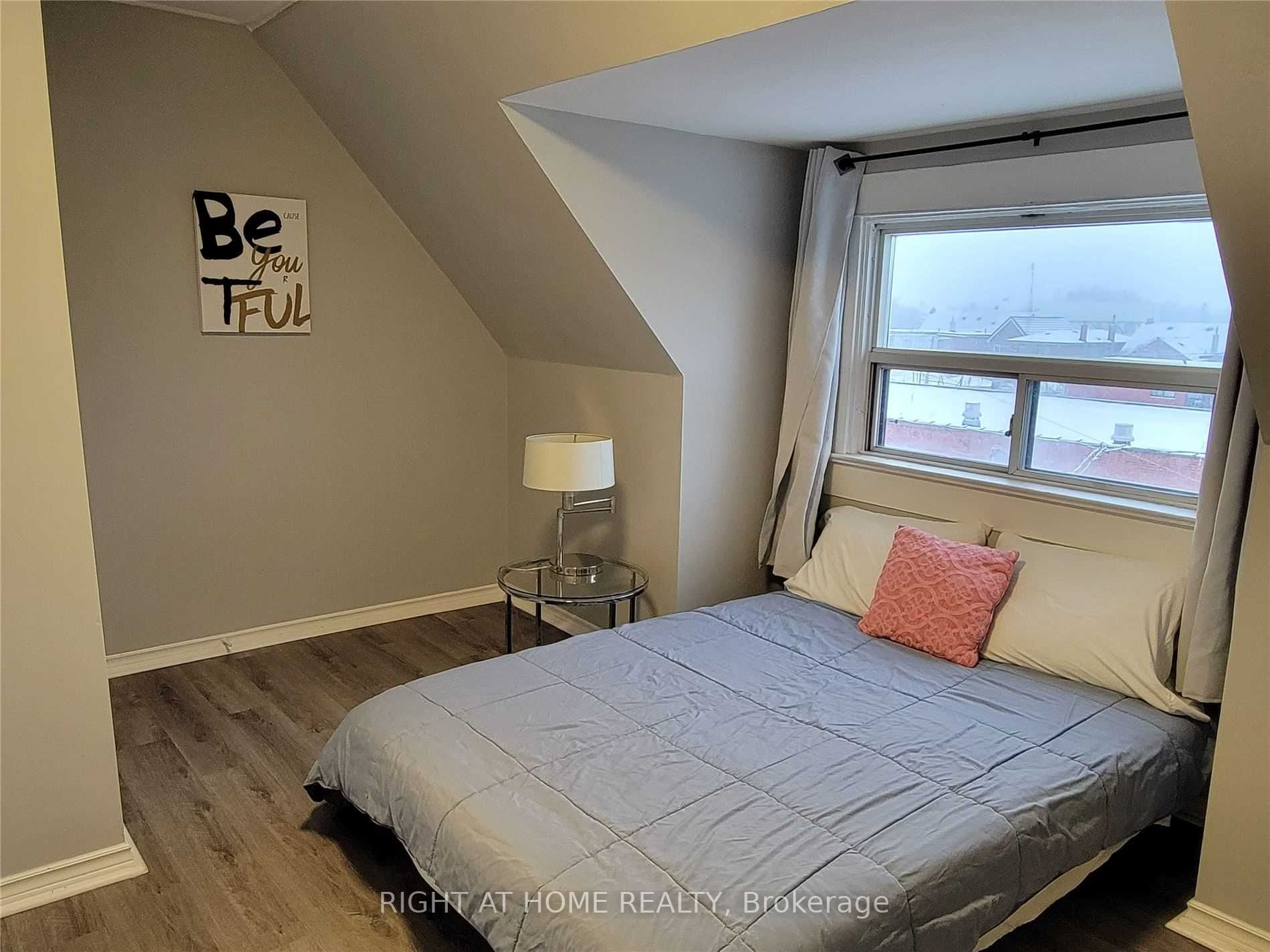 859 Gladstone Ave Unit A