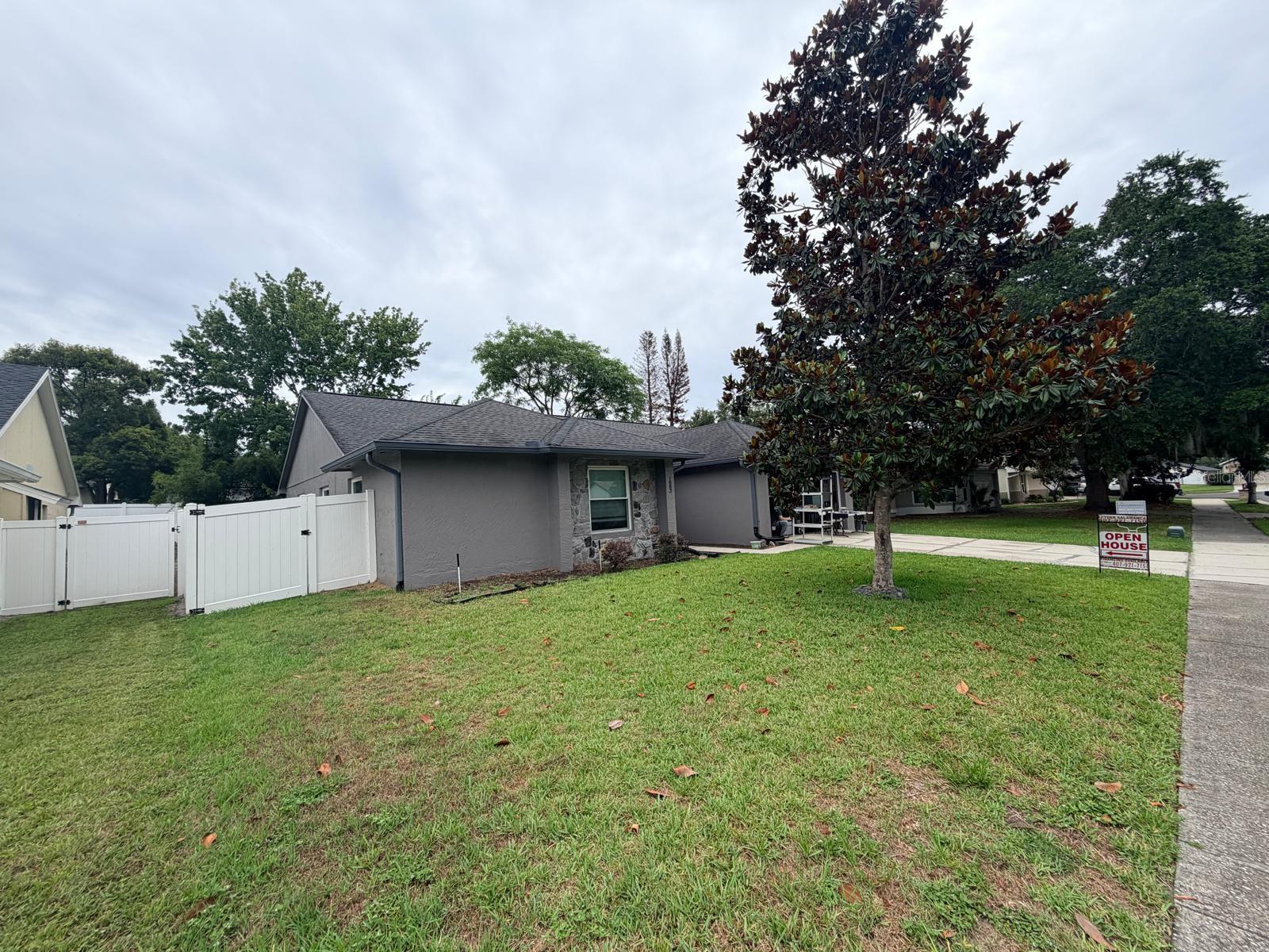 1083 Beckstrom Dr