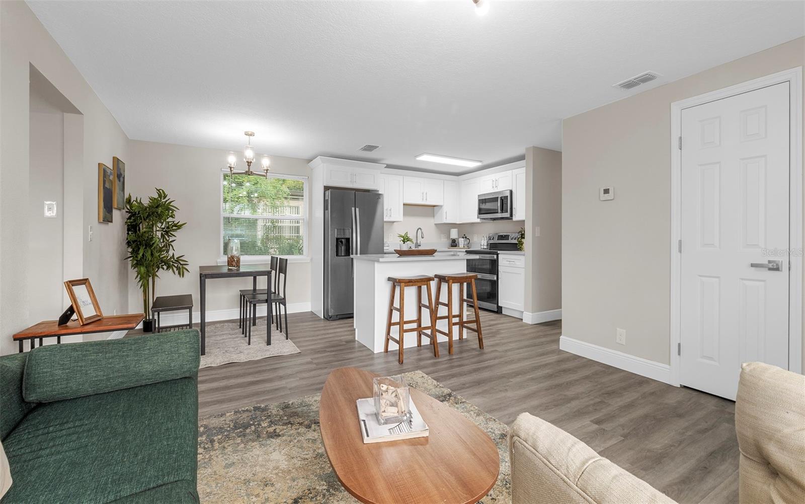 3601 E Giddens Avenue