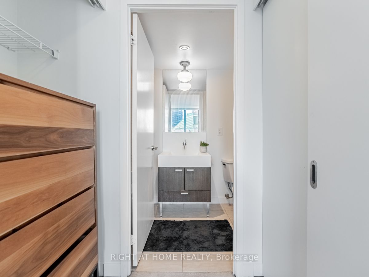 110 E Charles St 1508