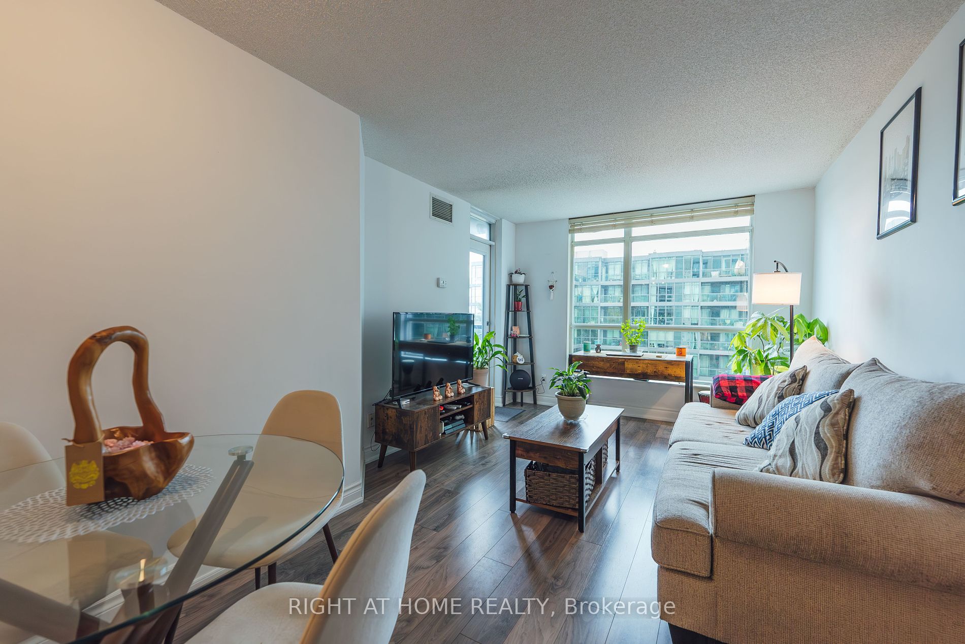 219 Fort York Blvd 1001