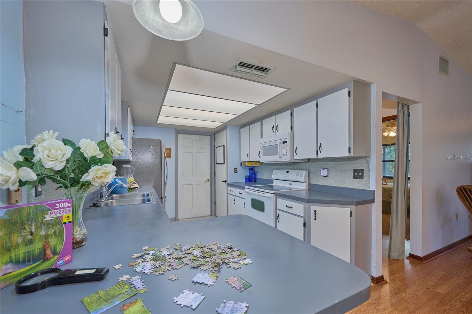 4220 Oleander Drive