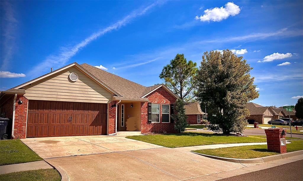 A Gorgeous corner lot home in Silverhawk Village.. get it while it's hot!  The Home has custom brick work inlay and mature landscaping + updated interior features  include granite countertops, updated lighting, stainless steel appliances, and ceramic tile wood design plank through out + HOA includes Pool and facilities. 

Accepting All Offers ! Go show anytime and put offer in...This is a short sale and you will need to bid and wait for lender response... working with the bank pending the protocol and so far so good.. estimate a closing by Dec. Enjoy the holidays here in your new home~