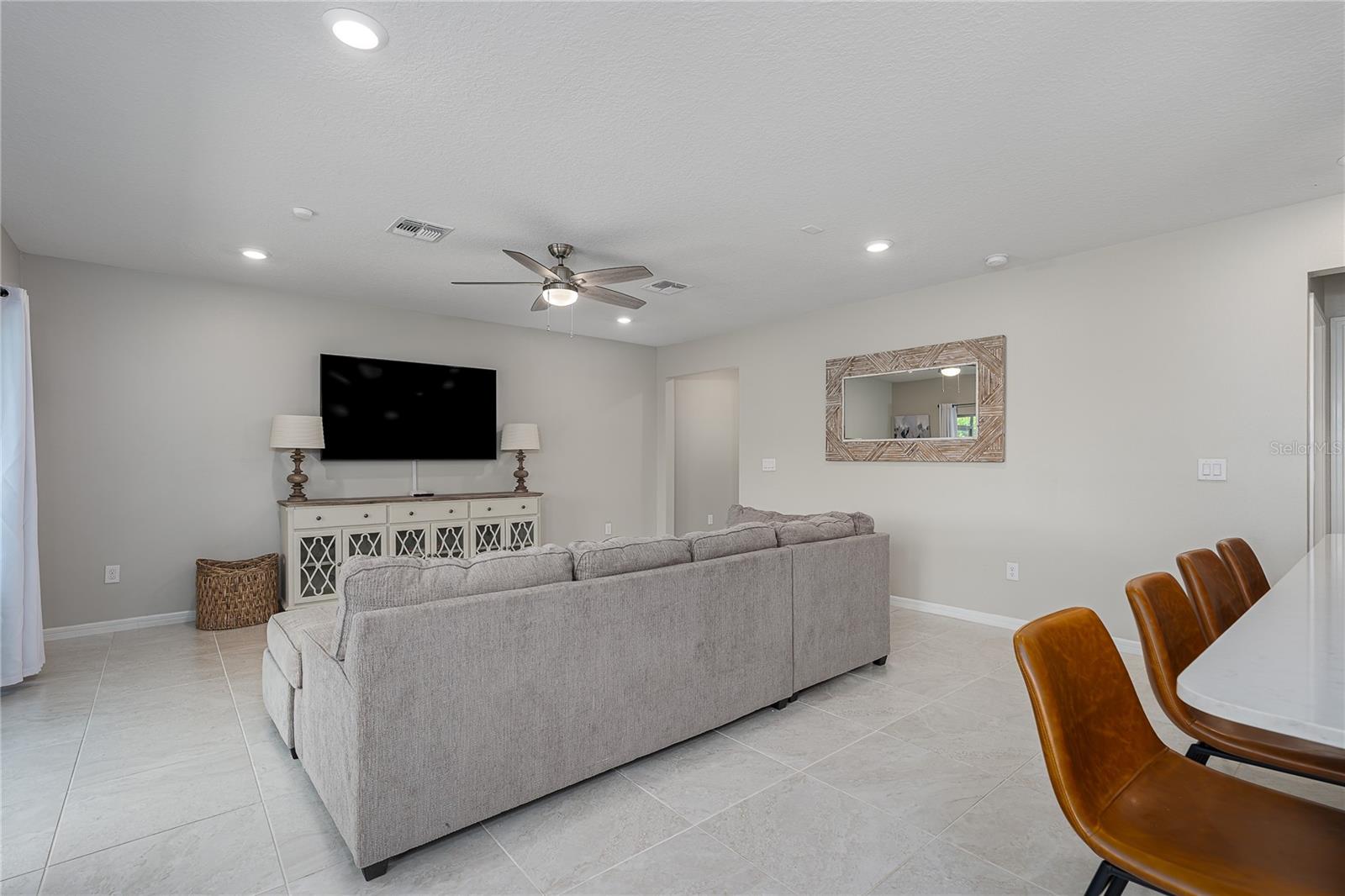 9148 Royal River Circle