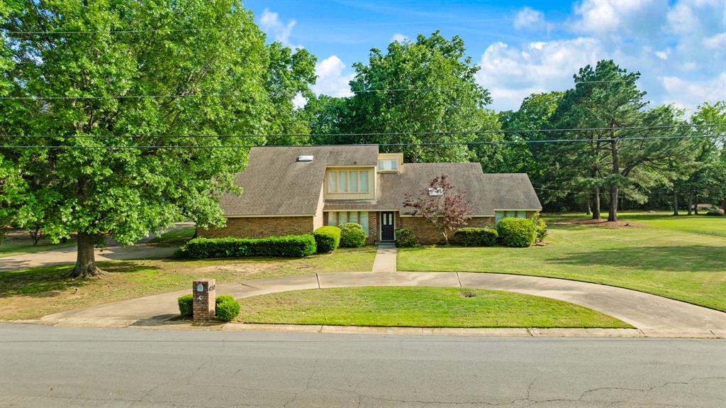 4110 Lakeshore Drive