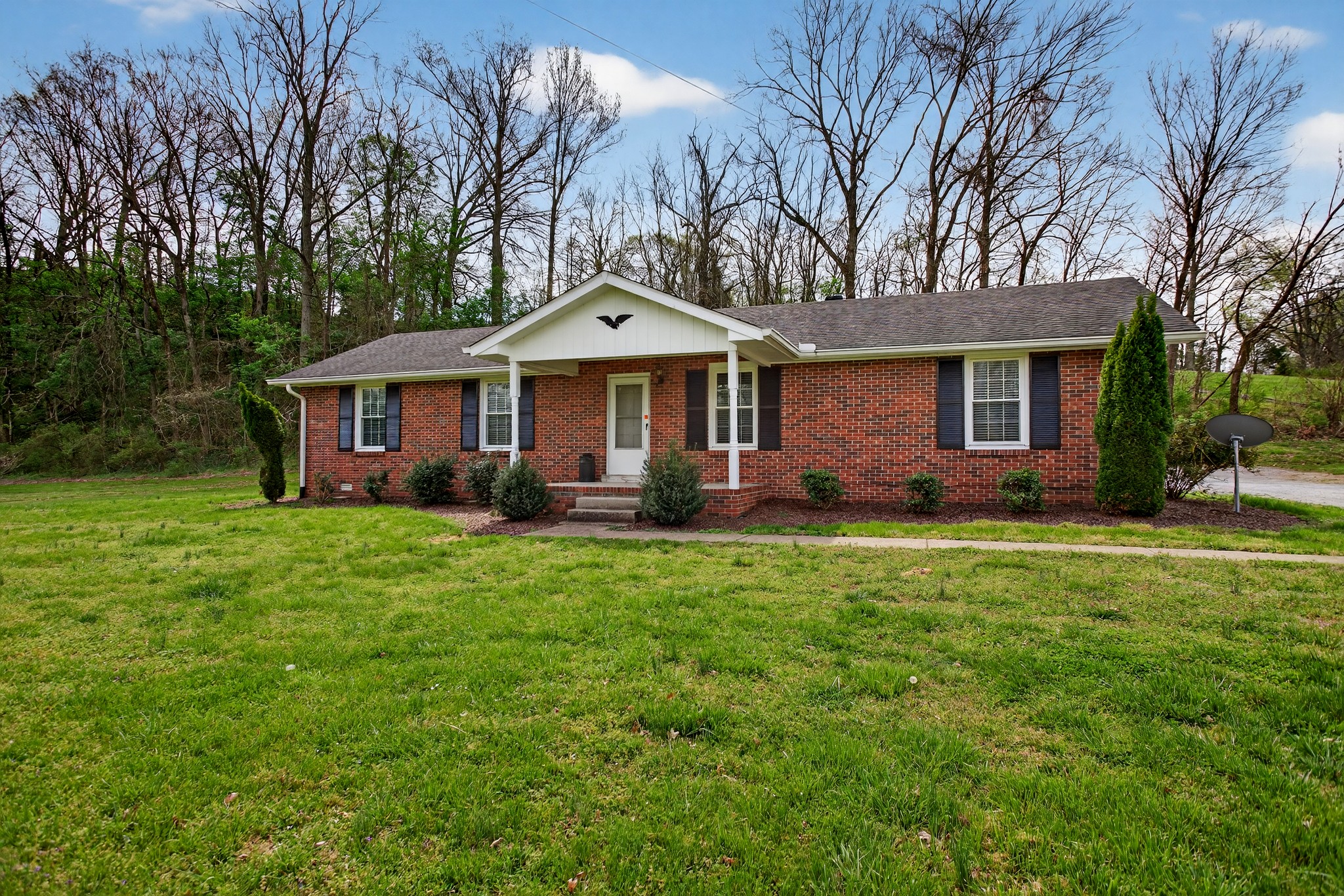 832 New Shackle Island Rd