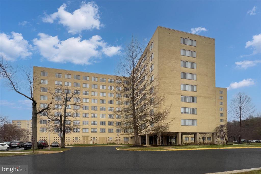 6641 Wakefield Drive 112