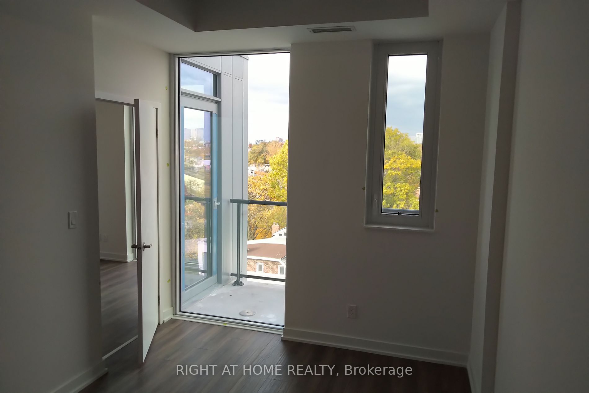 57 Brock Ave 514