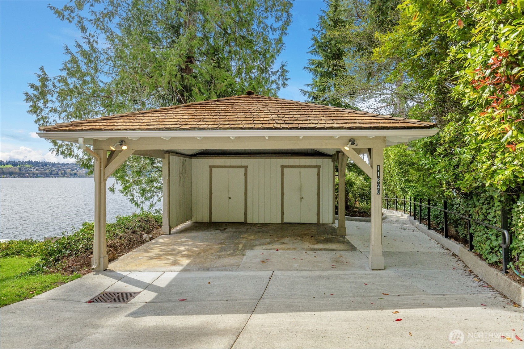 11625 Holmes Point Drive NE
