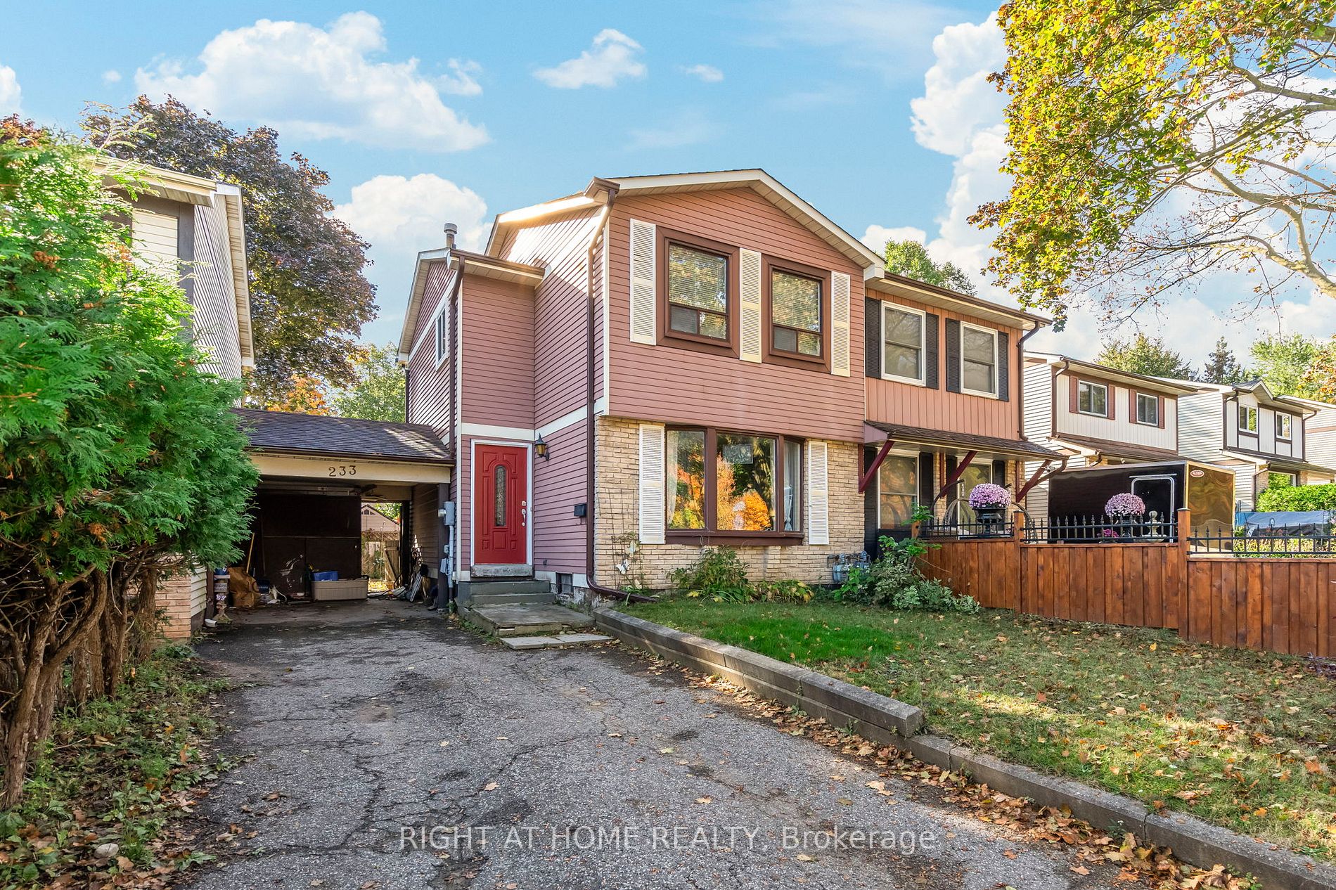 233 W Cundles Rd