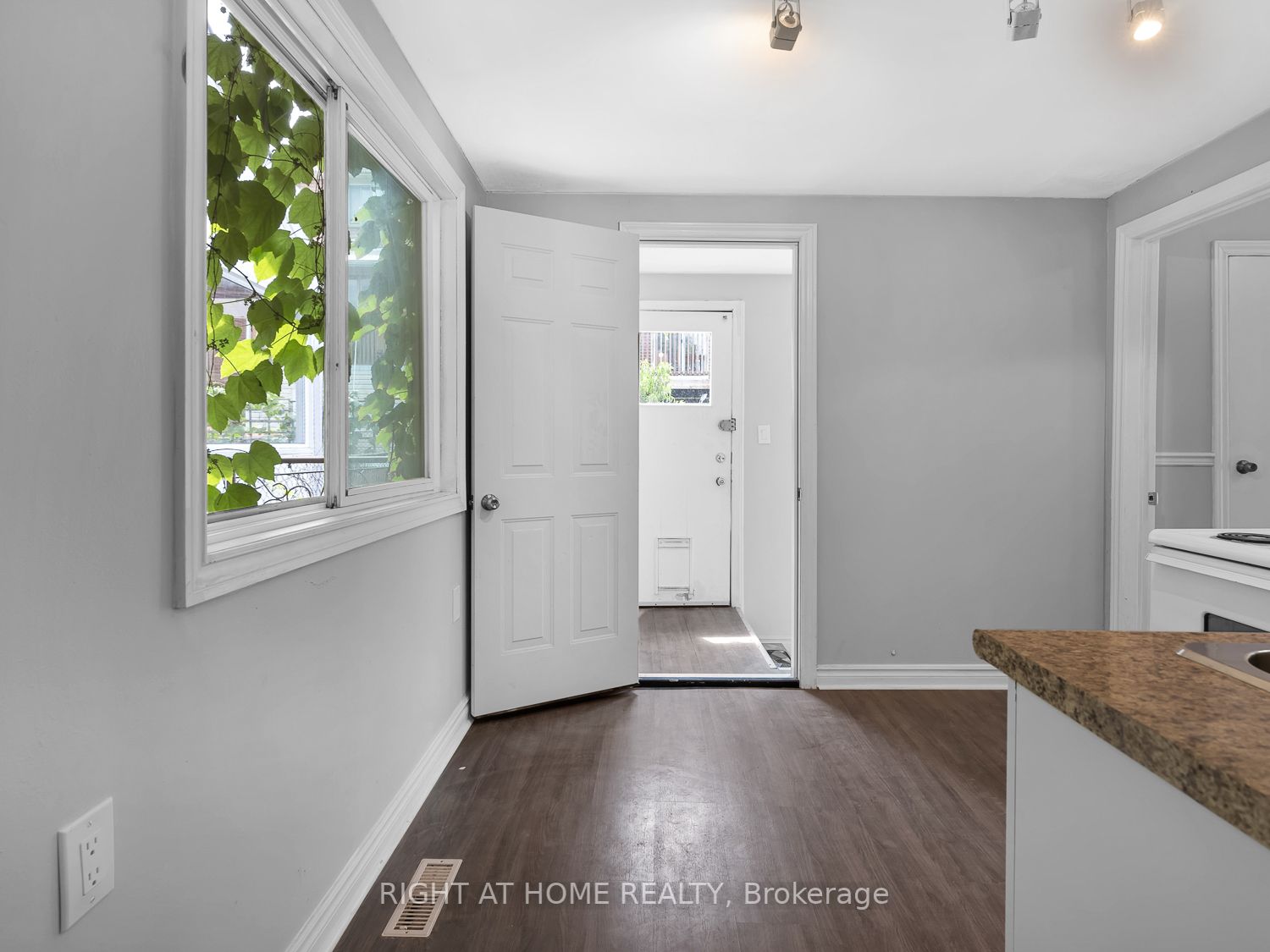 8 Birch Tree Cres