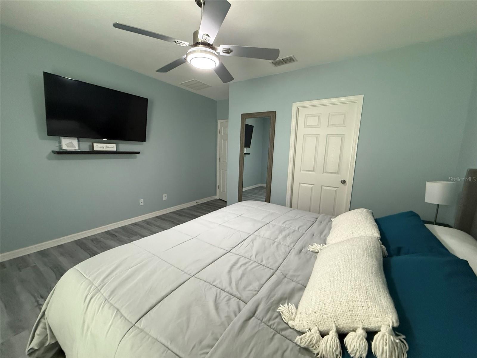 2600 Wadeview Loop