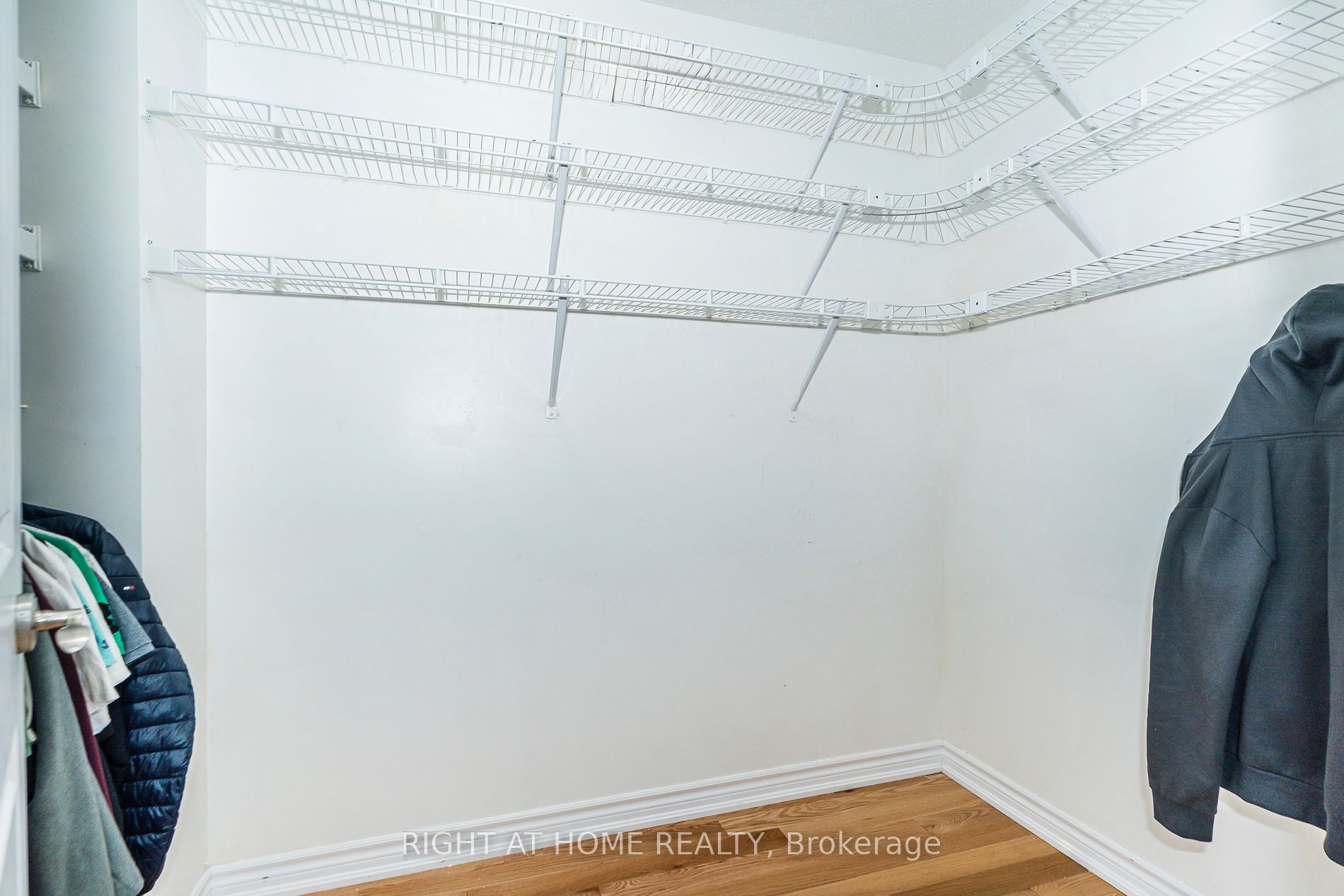 218 Appleton Crt