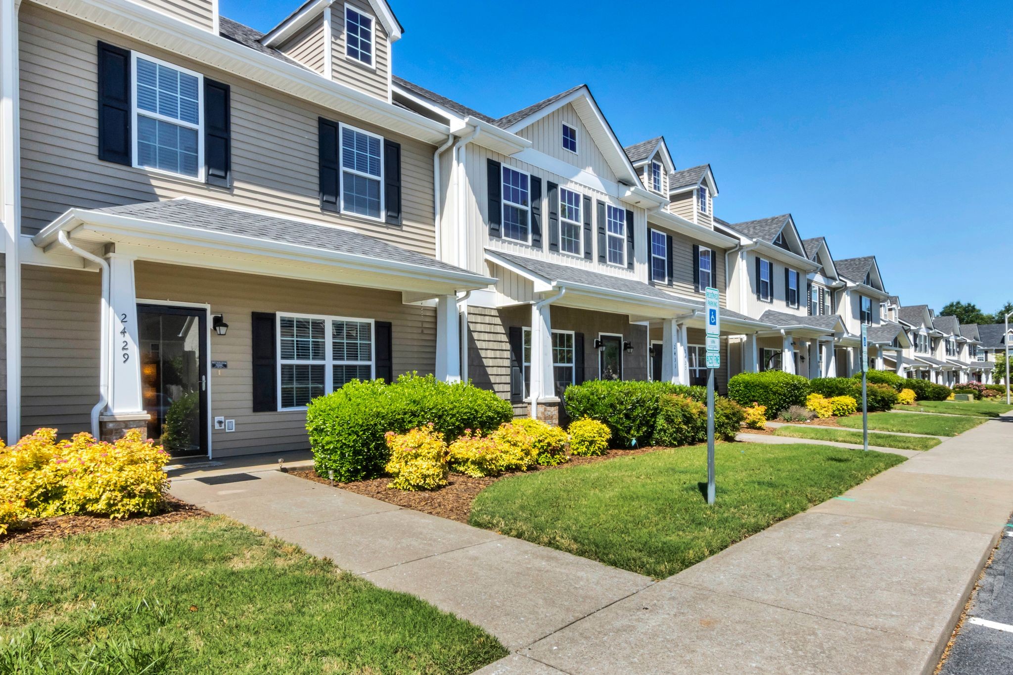 2429 New Holland Cir