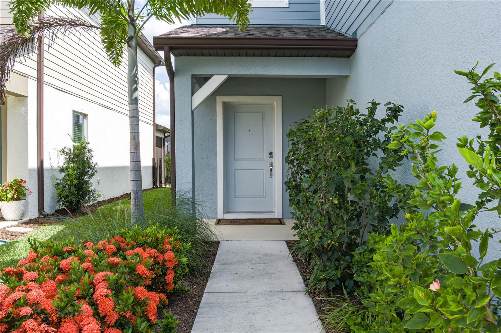 9144 Royal River Circle