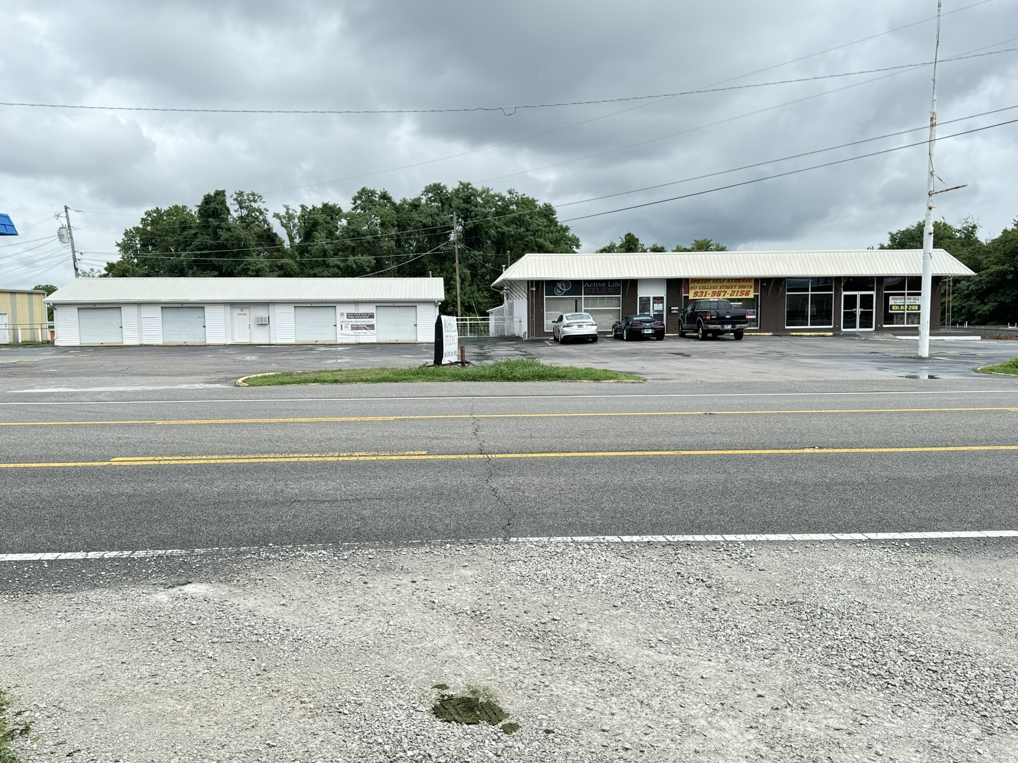 Large property with so many possibilities! There are 3 retail/wholesale spaces and 3 storage facilities and 2 multiuse buildings on this income generating property!