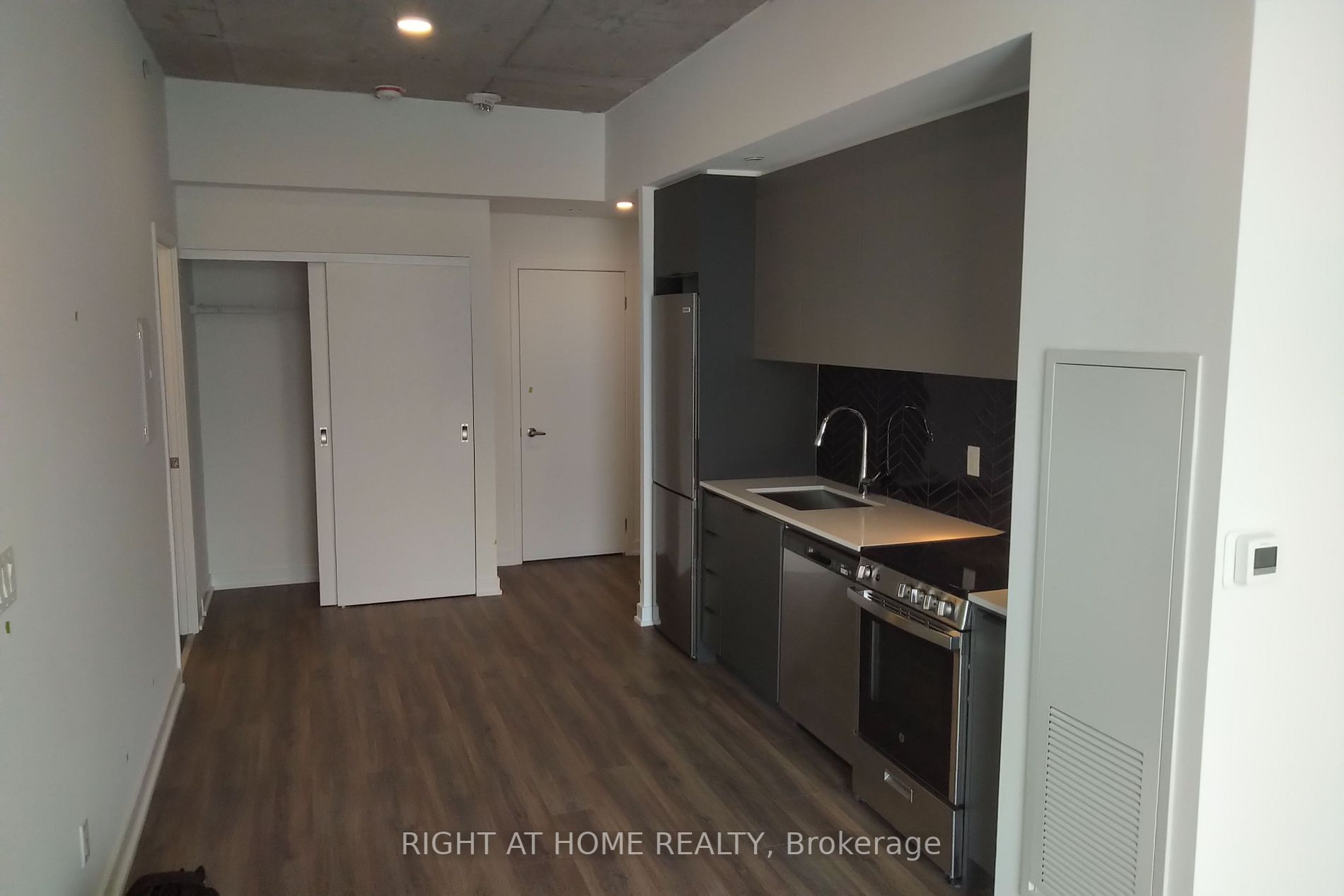 57 Brock Ave 514