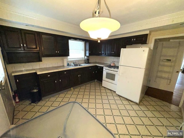 10 Woodside Drive