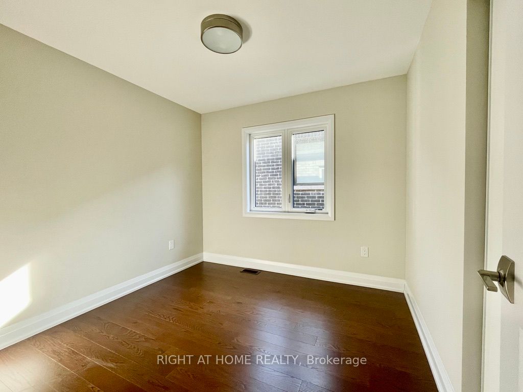 23 Sweet Cicely St