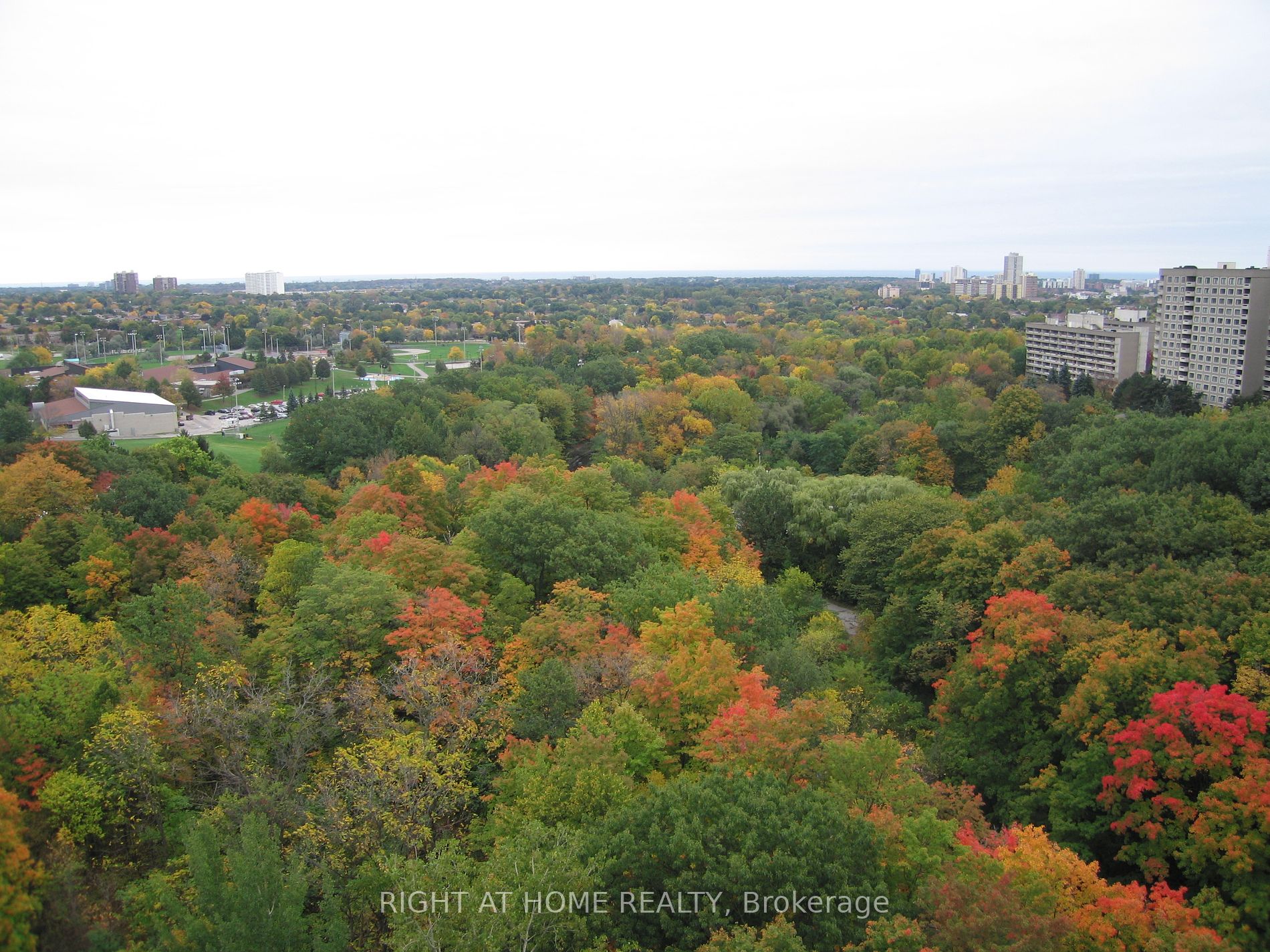 200 E Burnhamthorpe Rd 1506