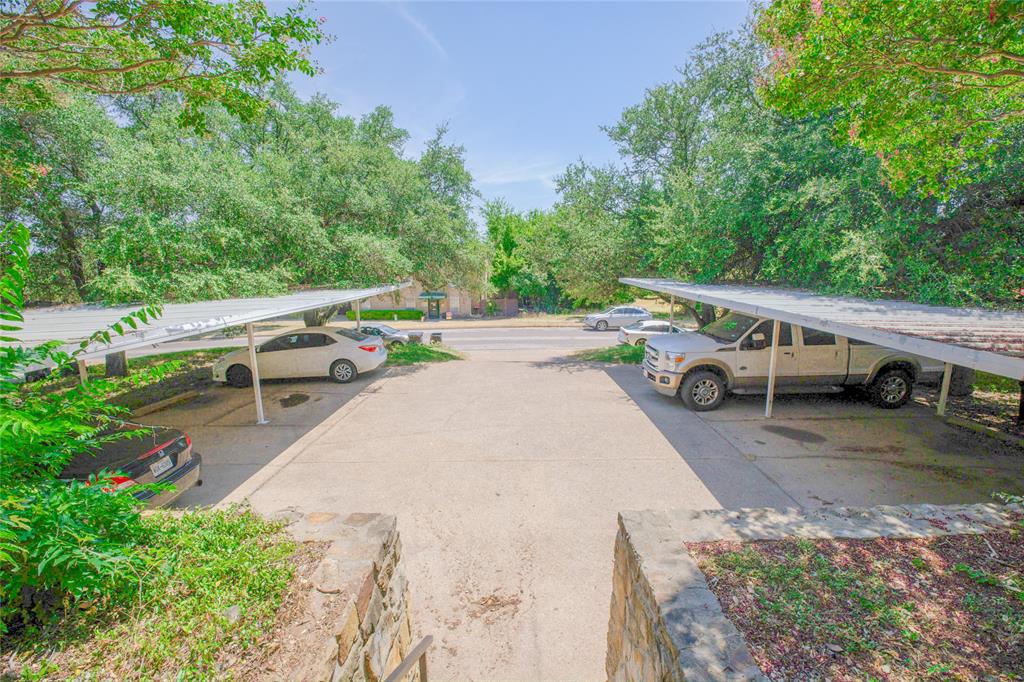 Charming and spacious 3-bedroom, 2.5-bath home featuring an open-concept kitchen and dining area with granite countertops and included kitchen appliances. Enjoy the convenience of washer and dryer connections and an abundance of natural light throughout. Nestled among large, mature trees, this home offers both comfort and character. Ideally located just minutes from Downtown Fort Worth, 7th Street, the Botanical Gardens, and the Trinity River trails.