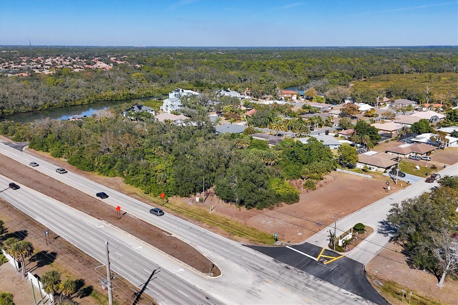 2099 Tamiami Trail N, Osprey, FL