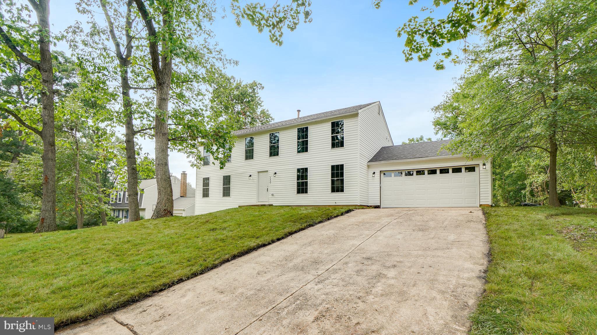 5427 Chatterbird Place