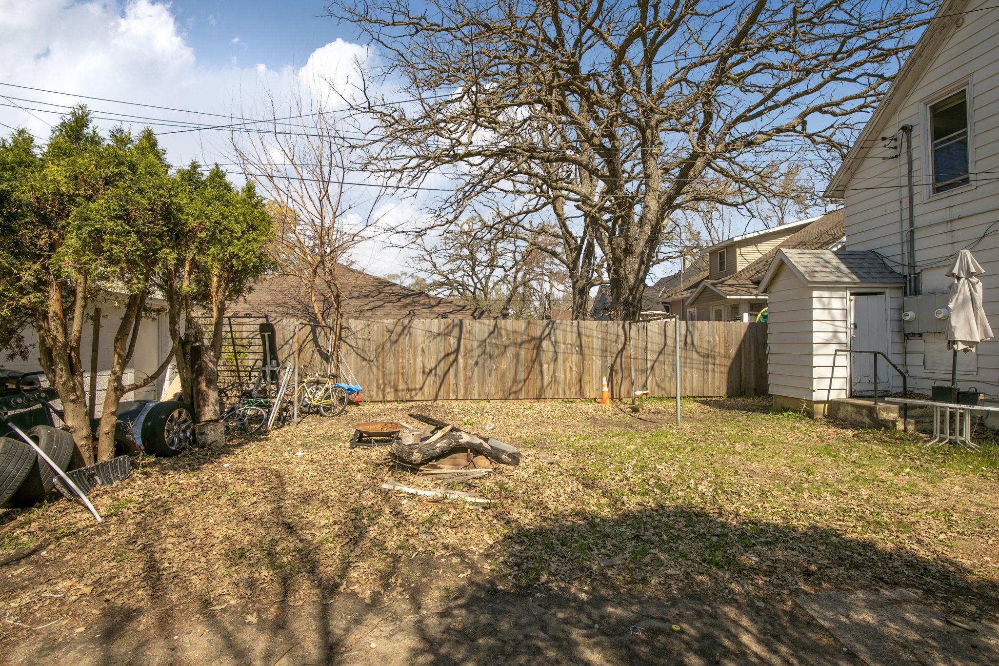 215 3rd Avenue NE