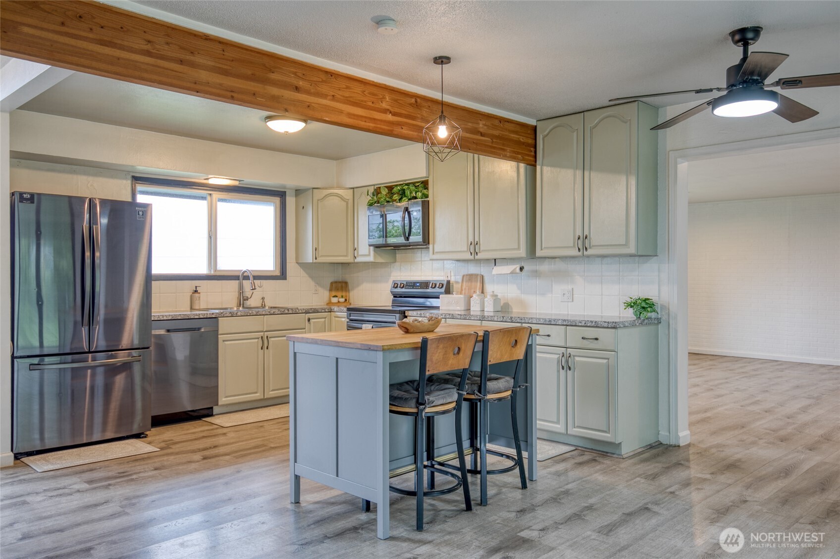 425 Beacon Hill Drive