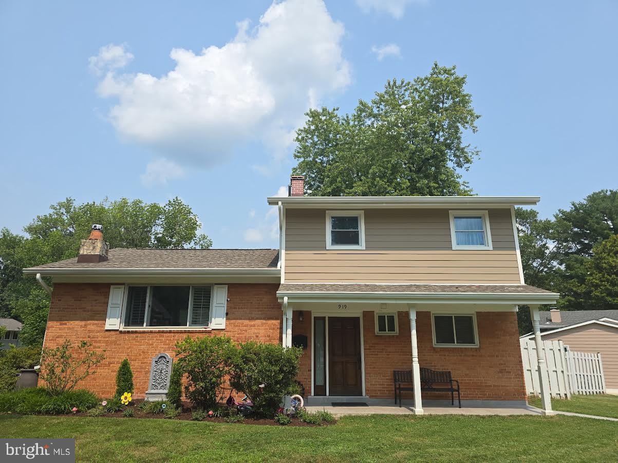 919 Playford Lane
