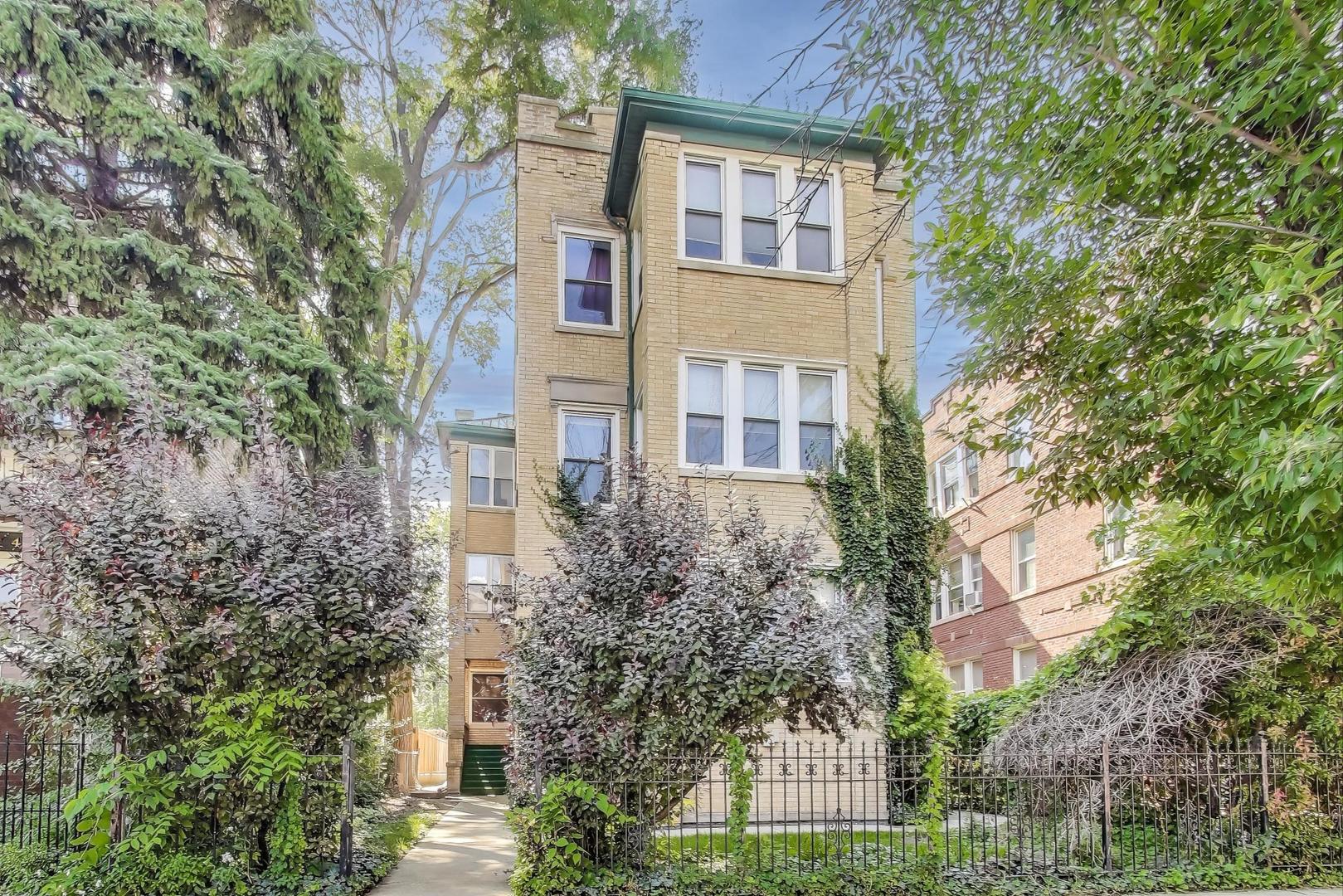 Welcome home to your adorable North Park / Albany Park light-filled 2 bedroom (+ den) / 1 bath condo updated with all the modern features.  Hardwood floors, in-unit laundry, eat-in kitchen featuring maples cabinets, granite counters and stainless steel appliances.  In-unit laundry.  Extra den/office area facing east. Walkout patio for grilling and access to parking.  One outdoor parking space included.  Walk to restaurants and retail around North Park University campus and Kedzie.  Walk to brownline El train. Profesionally managed.