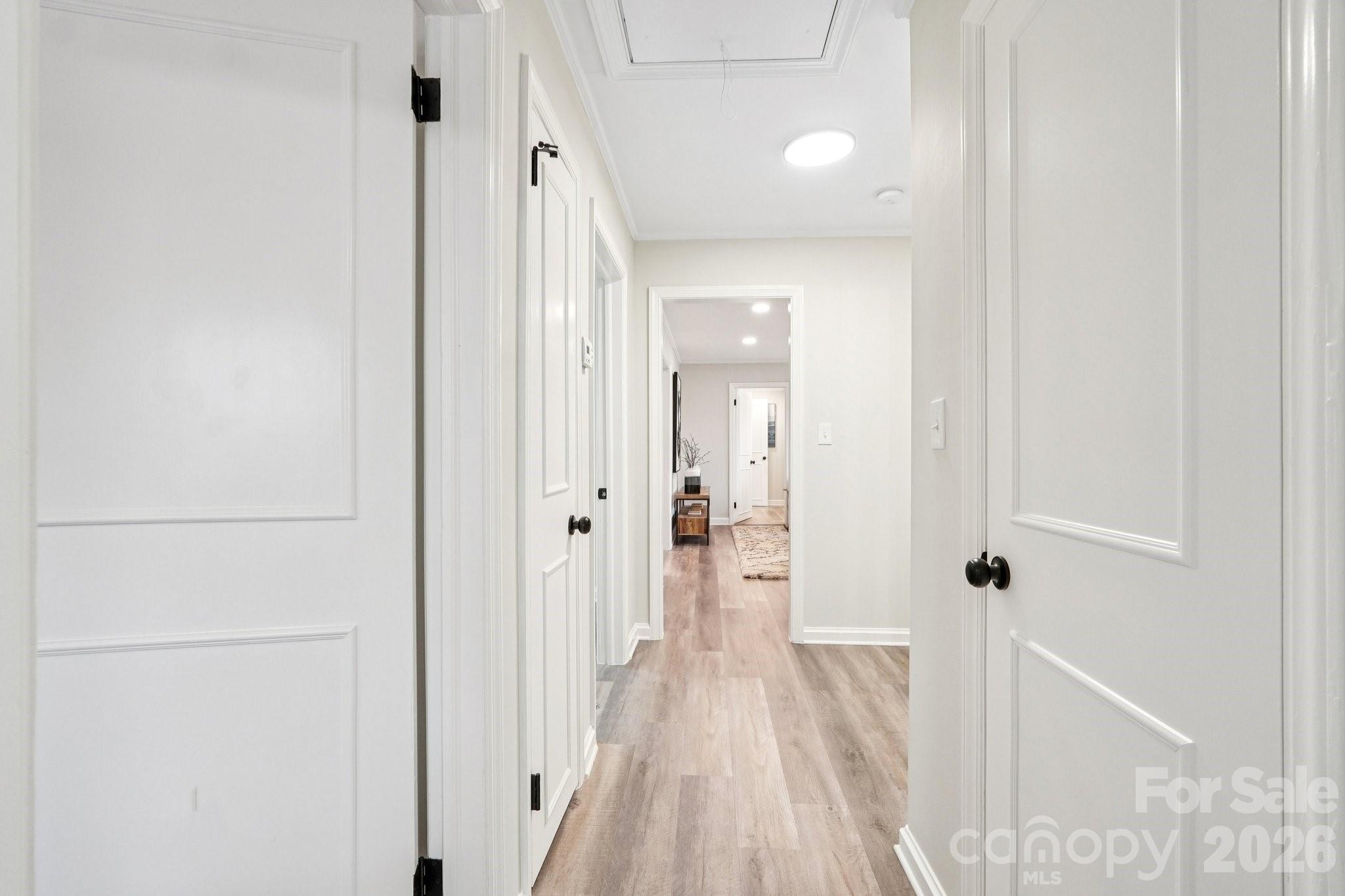 915 Crestmere Street