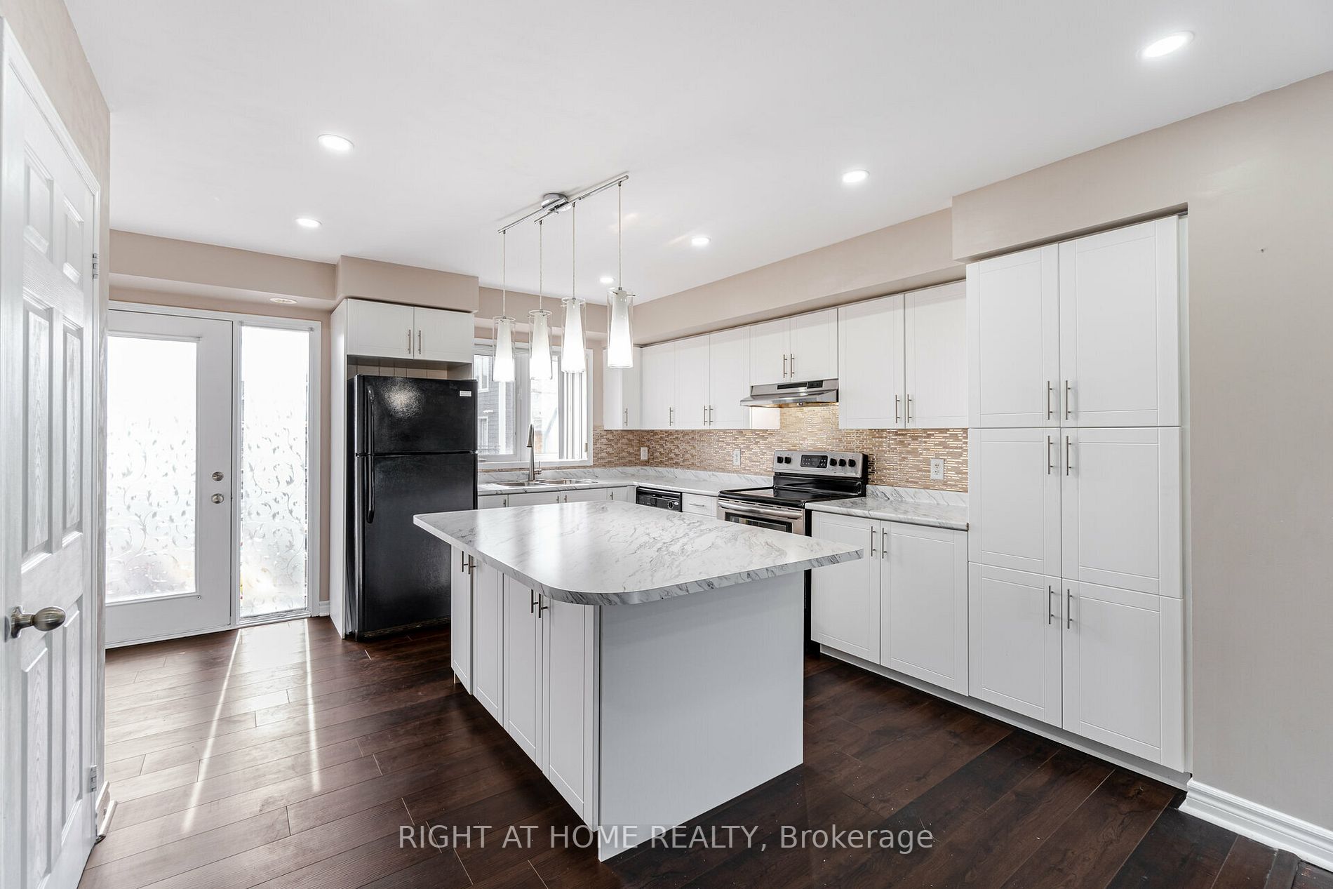 60 Fairwood Circ 45