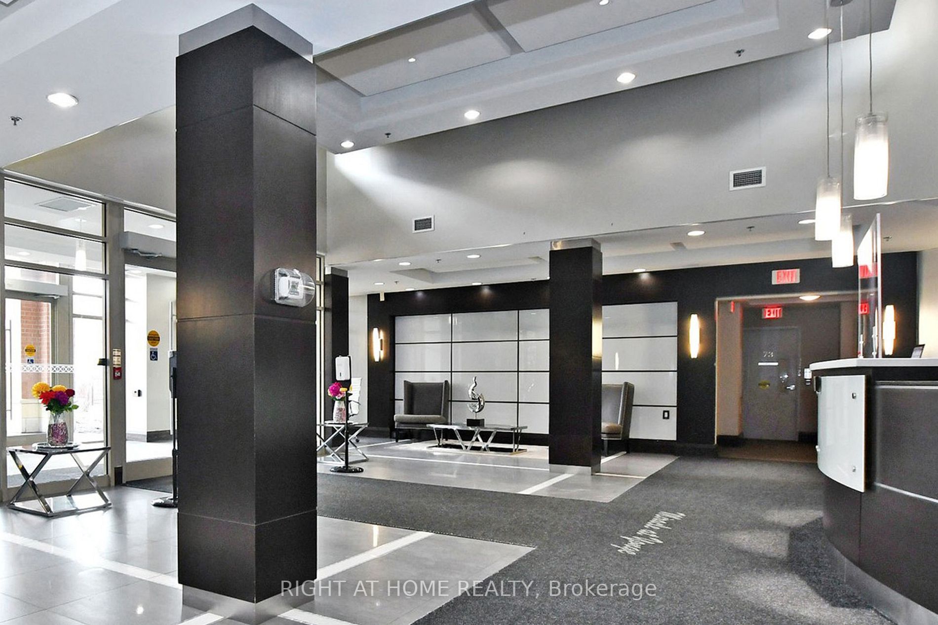 75 King William Cres 204