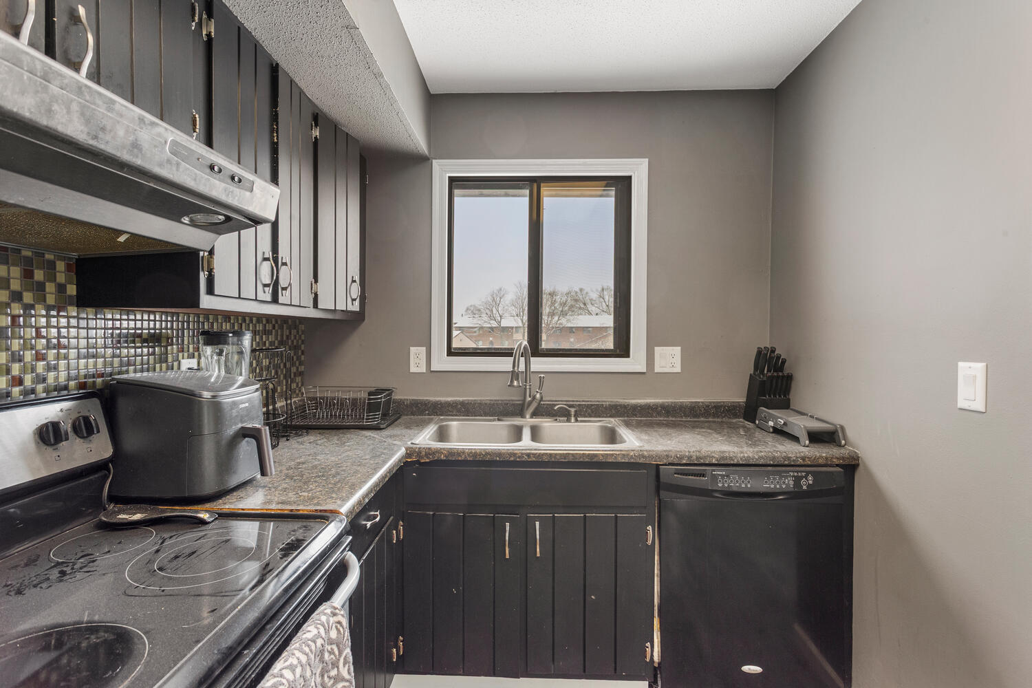 1801 Richardson Drive 7