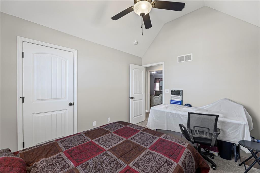 6720 N Cypress Avenue