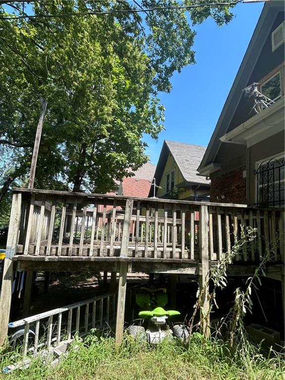 2512 Mersington Avenue