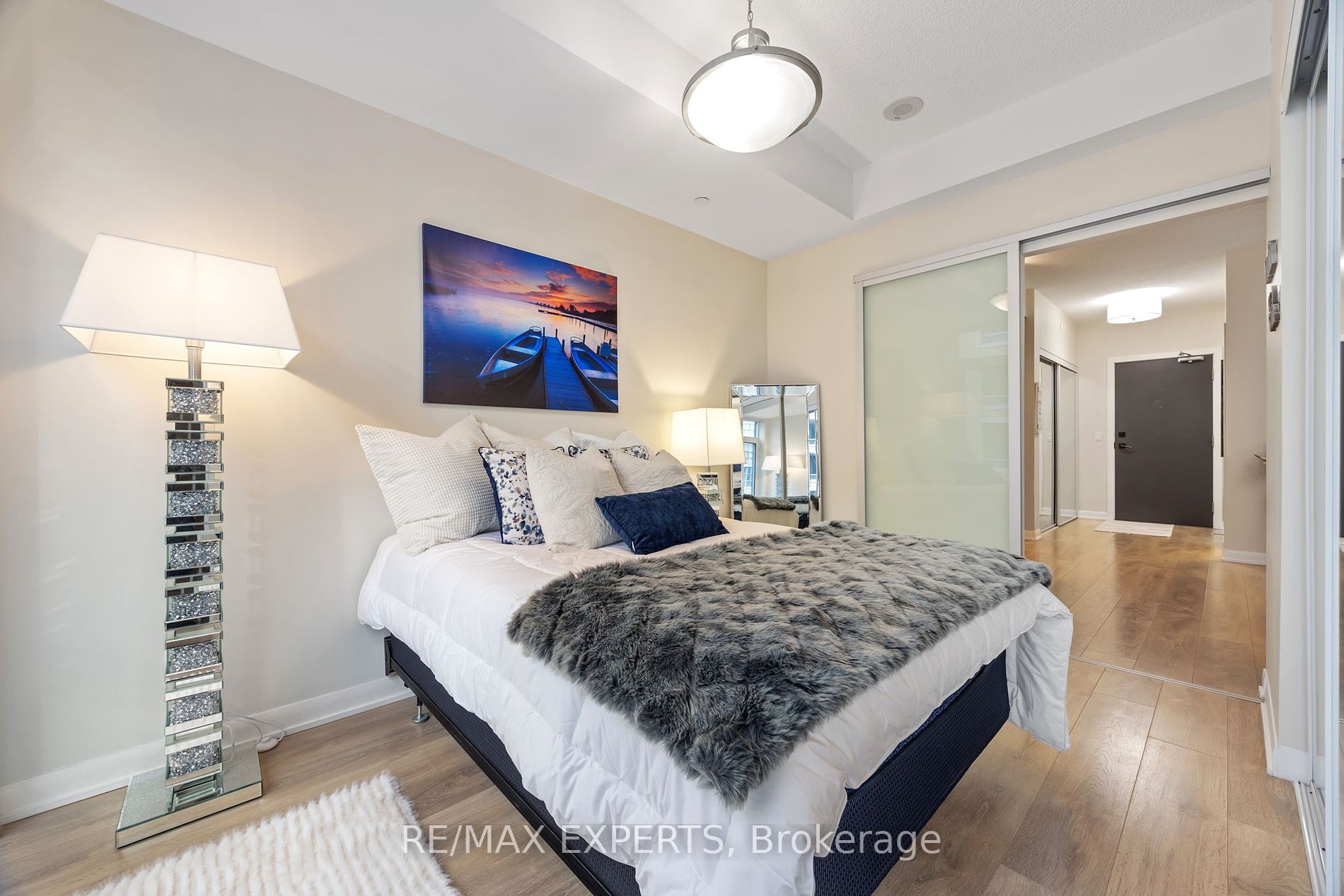 435 W Richmond St 802