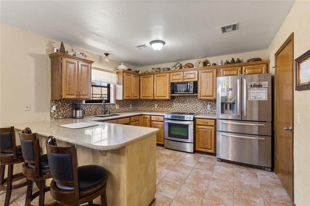 1421 E Quail