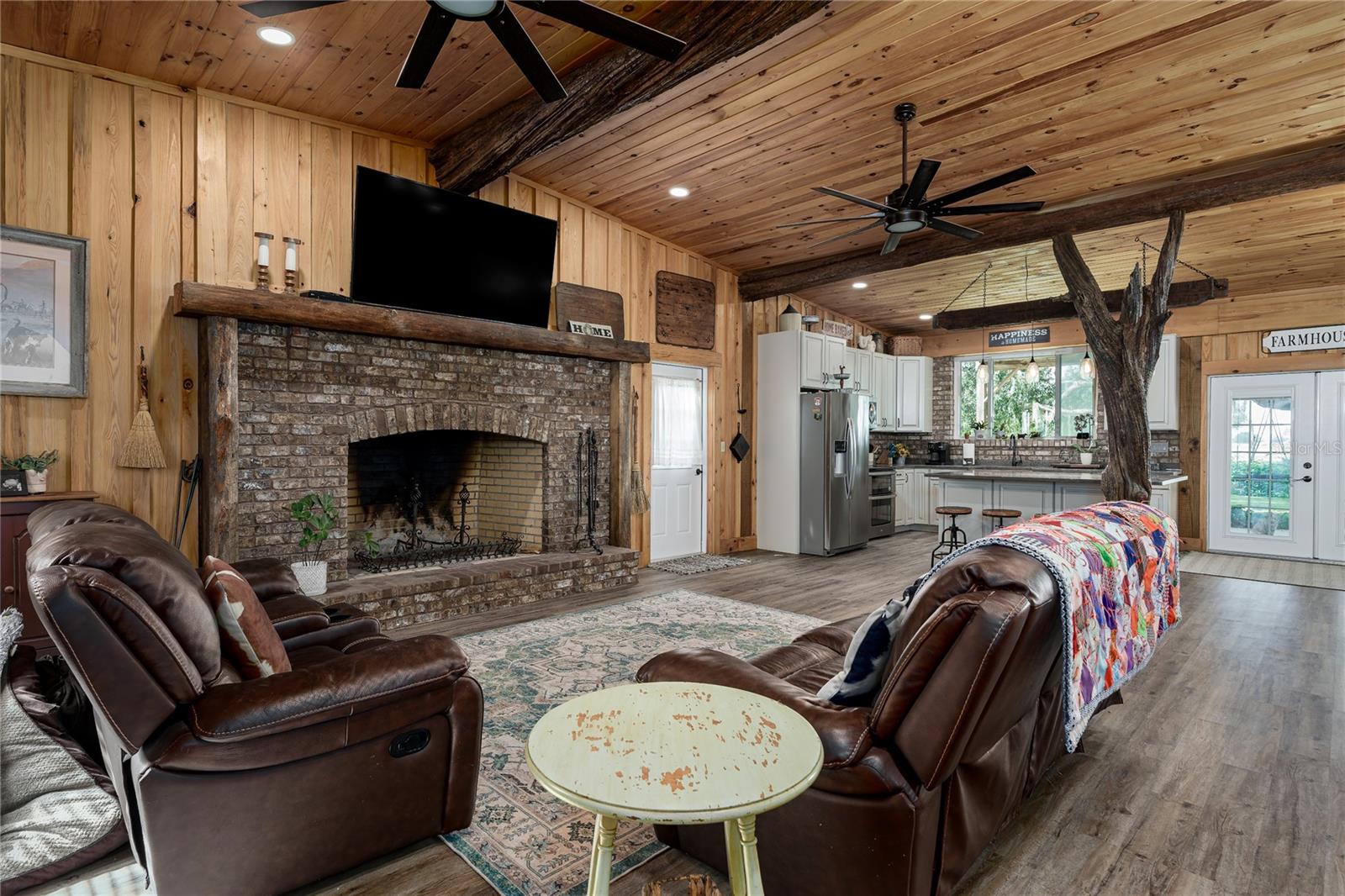 1126 & 1144 County Road 665