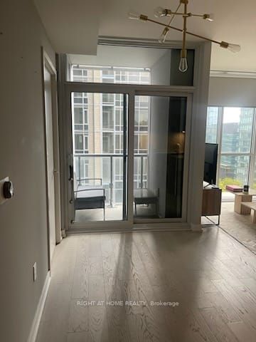 1 Yorkville Ave 805