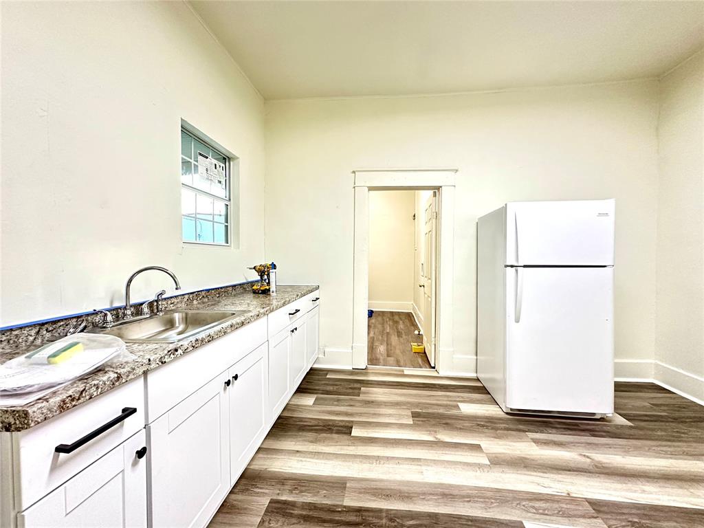 Your chance to own a stable-performing multifamily in a highly desirable, centralized location of OKC. One building is a duplex, with each unit a 1BR 1 Ba and a standalone 2BR 1Ba house. Located just near to downtown OKC, Wheeler district, and the Okana resort, you will always be close to all the best places of OKC.

One unit has been updated, with new flooring, painting, renovated kitchen, new appliances and more! Plus there is a bonus building where the possibilities are endless! Finish out to an additional 1/2-plex to bring in even more revenue or keep as a storage, the choice is yours.

Current rent roll of ~$1290 with plenty of room to bring to market rent values, estimated to be >$2300/mo. Don't miss your chance to add this to your portfolio, or house hack, living in one unit while renting out the others for additional income. The units have separate electric meters and the buildings have separate water meters.


Property is fully occupied please use showing time to schedule and do not disturb tenants without a confirmed time.

Listing agent (207757) is related to the seller.