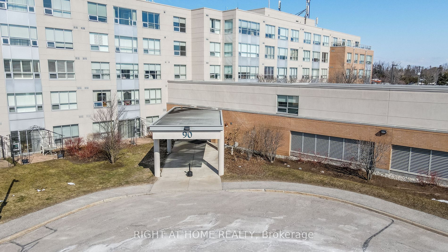 90 Dean Ave 104