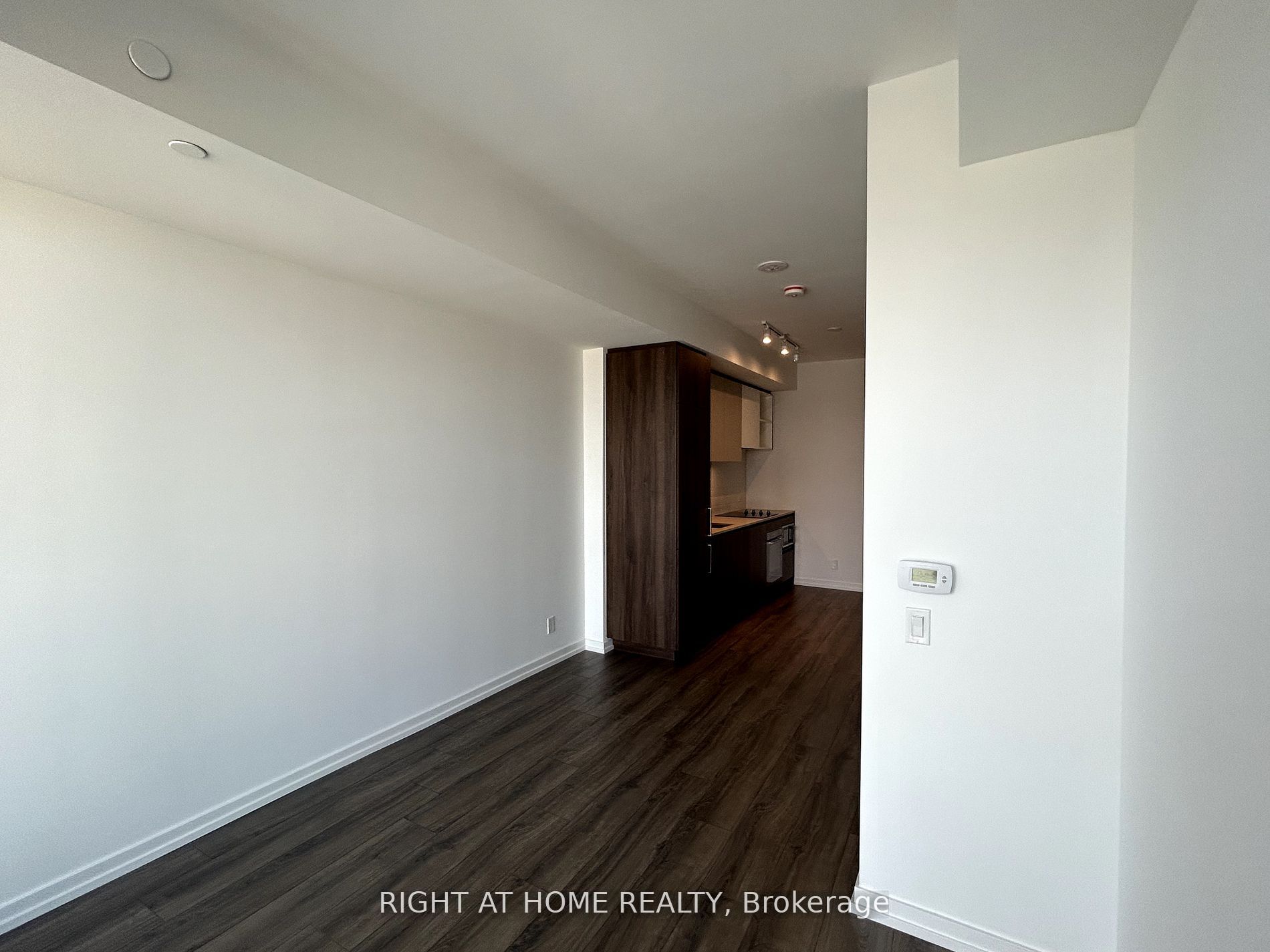 7890 Jane St 5207