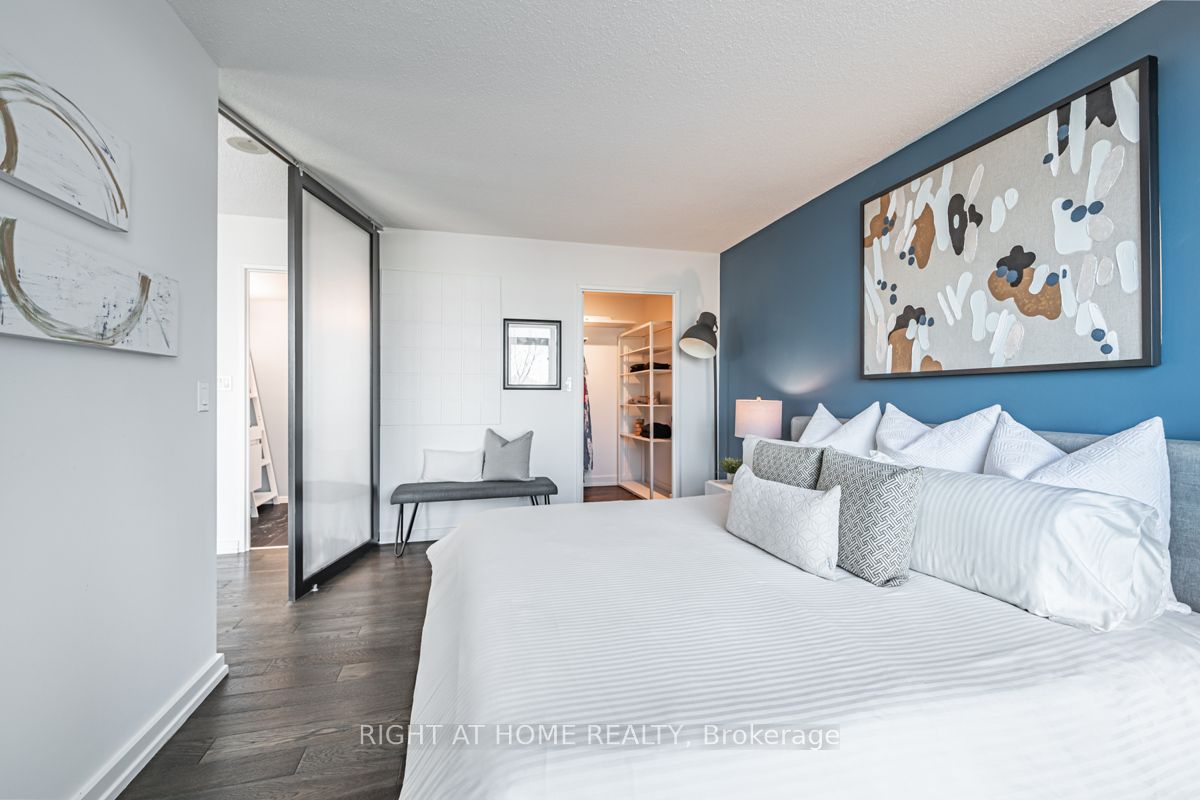 200 Manitoba St 235