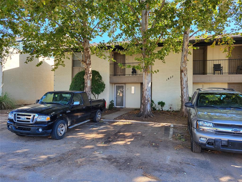 Charming One-Bedroom Condominium – Move-In Ready!

Discover this beautifully updated lower-level one-bedroom condominium located in a quiet, well-maintained community close to the University of Oklahoma, shopping, restaurants, and easy highway access.

Step inside to find new flooring, fresh interior paint, a remodeled bathroom with stylish tile shower, and upgraded kitchen finishes. The home offers a comfortable layout with a bright living area and quality improvements throughout.

Community amenities include a swimming pool, on-site laundry, and meticulously maintained grounds. Monthly dues conveniently cover water, sewer, trash, exterior insurance, and common area maintenance—providing both comfort and value.

Perfect for a student, professional, or investor seeking a low-maintenance property near campus. Short-term rentals are not permitted. A one-time association sign-up fee equal to three months’ dues is required at closing (not a prepayment).